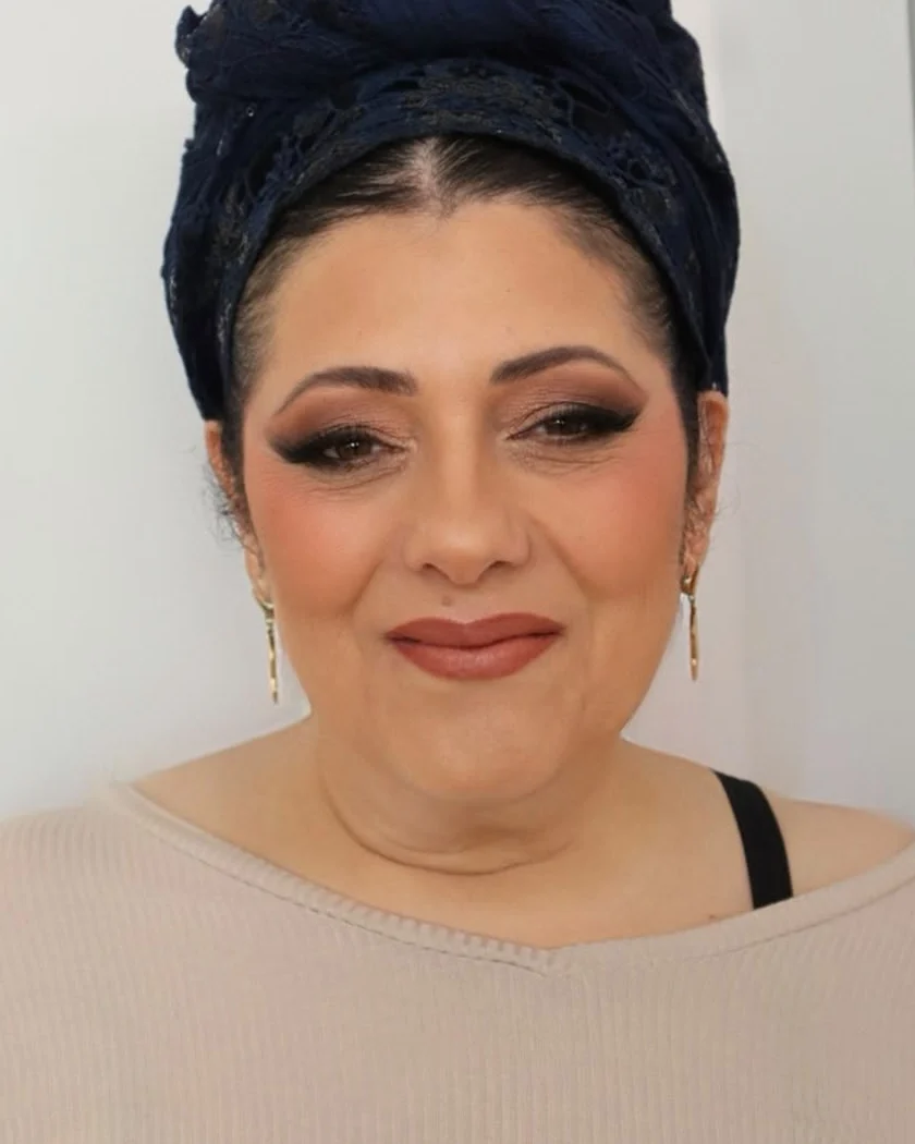 אם הכלה עם איפור מעושן ועדין